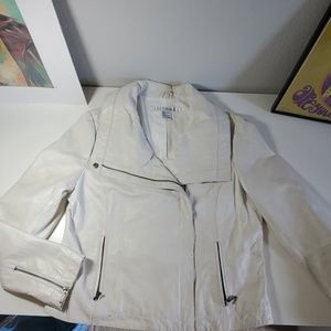 Beautiful white leather!